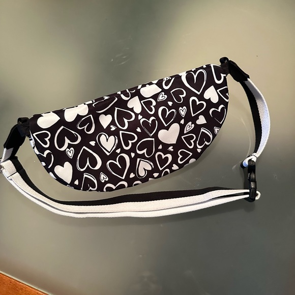 Like new! Brighton bum bag - Picture 6 of 10